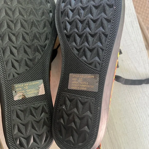 Free Choice by Elis Style: Kix Lo 303PR
Size: 10 - Picture 4 of 4